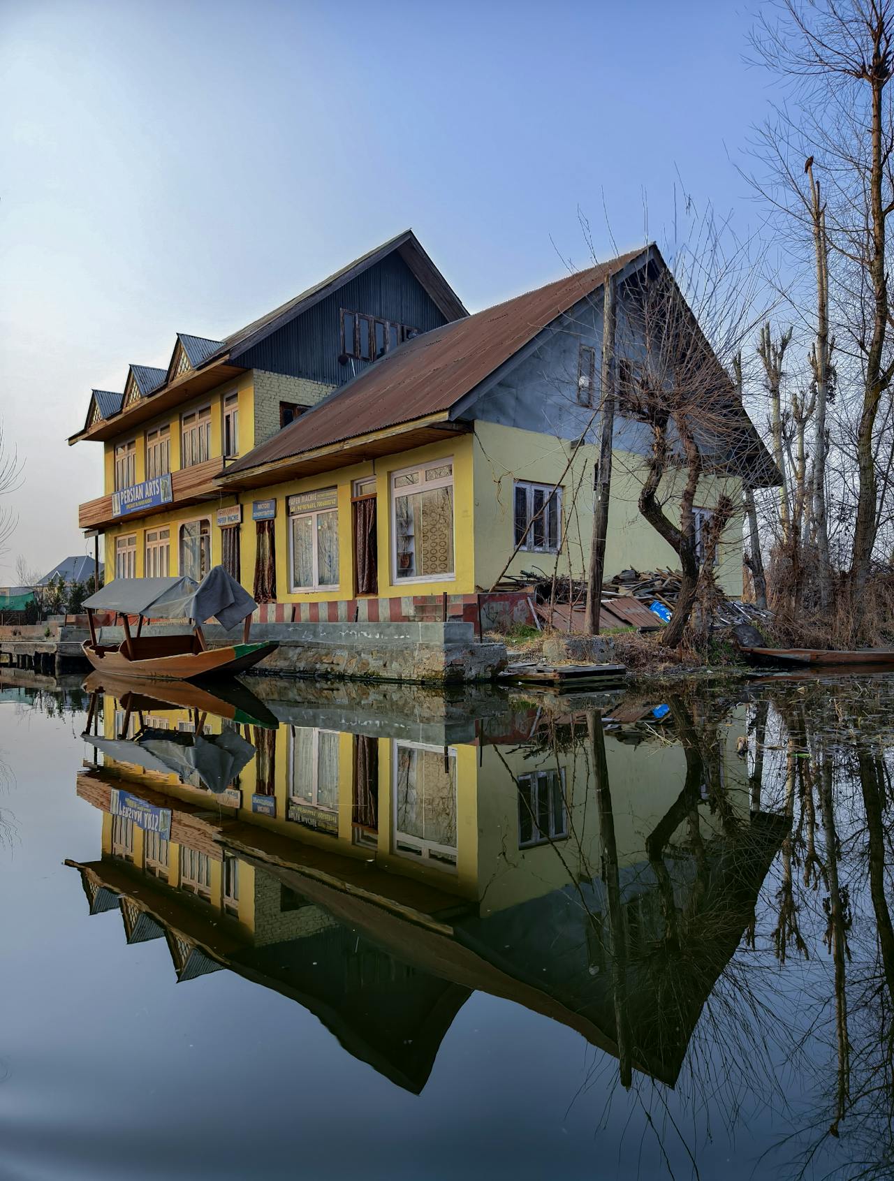 kashmir-boat